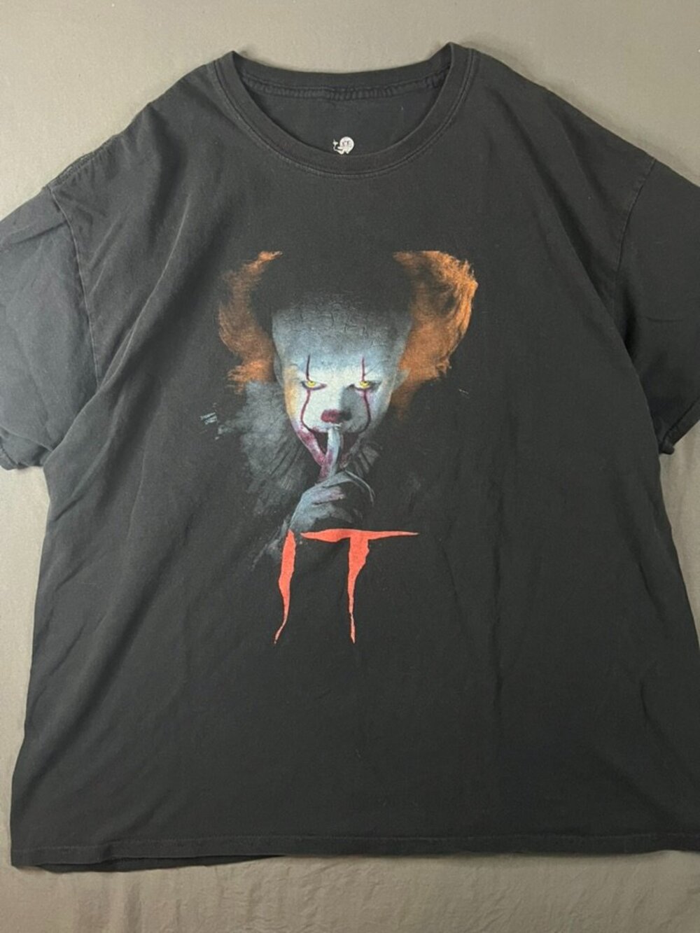 Y2K IT Movie Graphic T Shirt Mens L Pennywise Graphic Print Clown Horror Faded